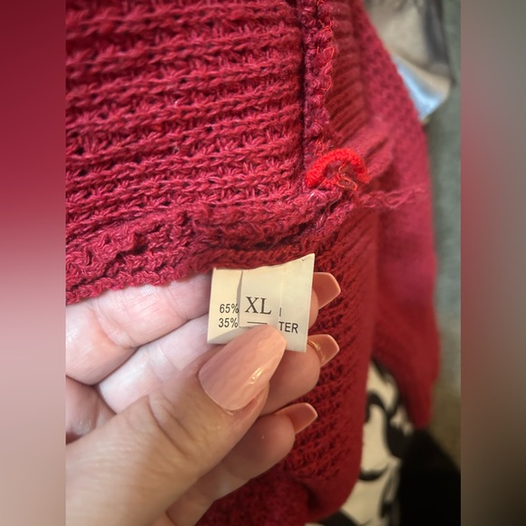 Like new red knitted cardigan w/ pockets- size l/xl - Picture 8 of 10